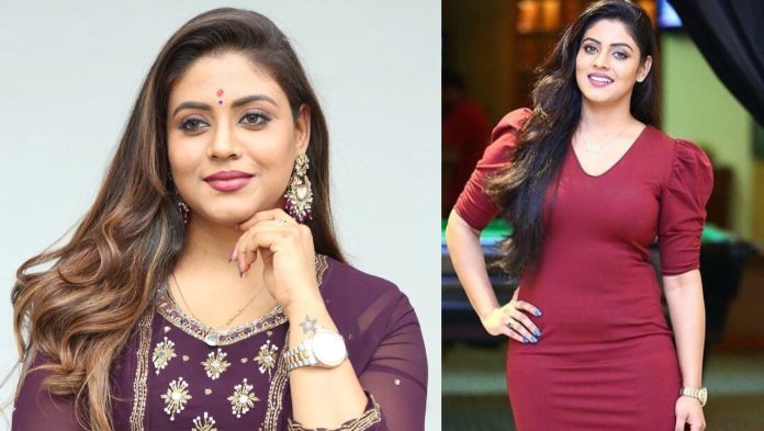 Actress Iniya