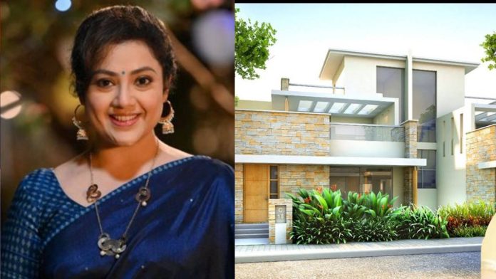 Actress Meena